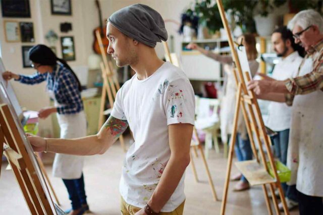 https://svetlo.studio/storage/2019/05/inner_image_event_06-640x427.jpg